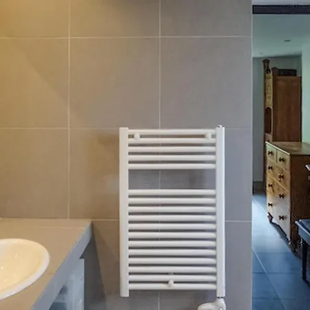 4 Bedroom Stunning In Holiday home