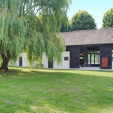 4 Bedroom Stunning In Holiday home *